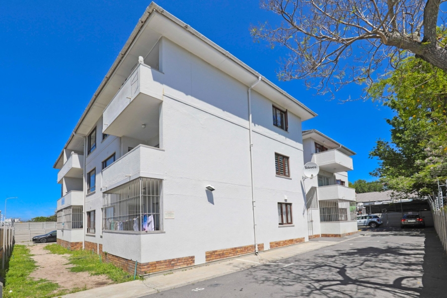 2 Bedroom Property for Sale in Wynberg Western Cape